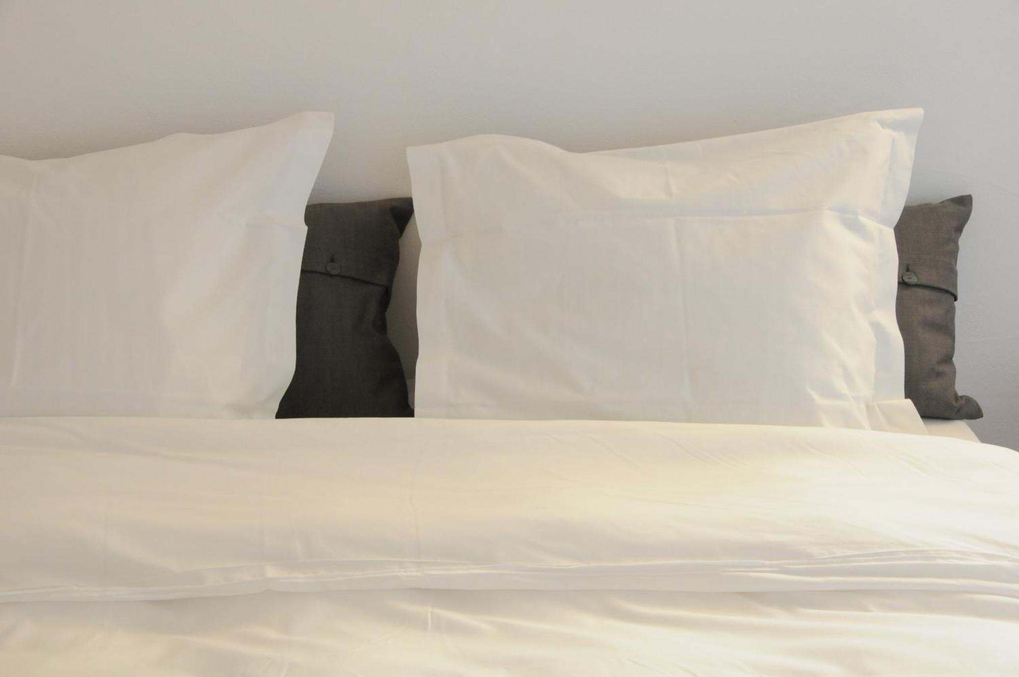Hotel Les Deux Ponts Pierre-Perthuis Esterno foto